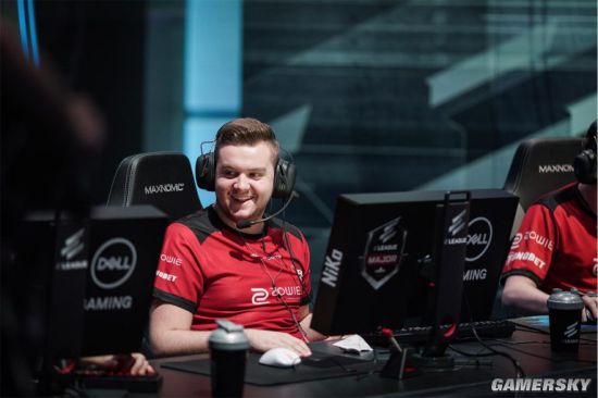 kyxsan ：不要责怪degster，他在两个月前就申请了签证