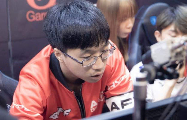 faker 成为2025年全球总决赛首位参赛10次的选手