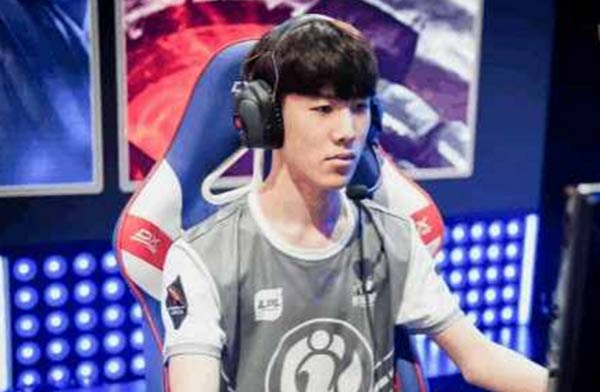 FNC击败TH锁定LEC年终总决赛资格，同时Jankos、Evi无缘S13