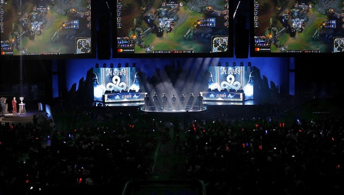 【战报】2025MSI季中冠军杯Day2综述，RNG光速拿下，C9爆冷告负
