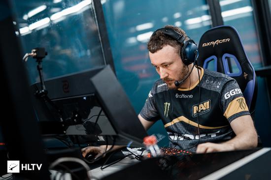 还没调整吗？ Top Esports 排名情况： Kanavi 对 jungle Noxus 情有独钟，mid、jungle 和 support 都在红色区域